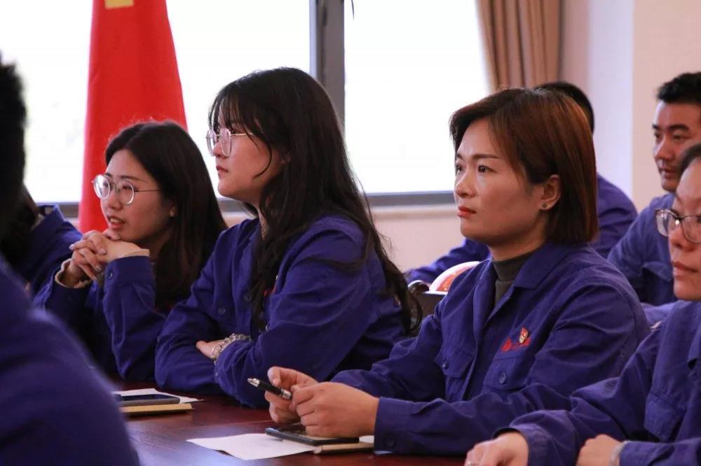 黨員立潮頭，領(lǐng)跑當(dāng)先鋒之十八｜楊梅玲：巾幗綻芳華